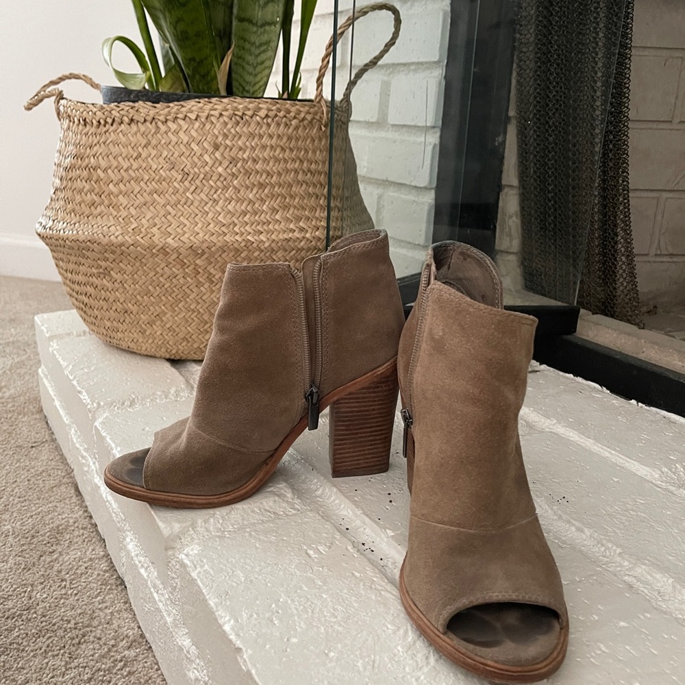 Booties - Picture 4 of 4